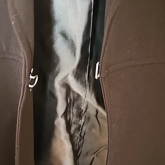 The limted strecth size small black blazer - Picture 3 of 4